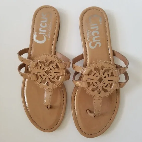 Circus by Sam Edelman Canyon Medallion Flat Sandal (size 9) - Picture 4 of 8